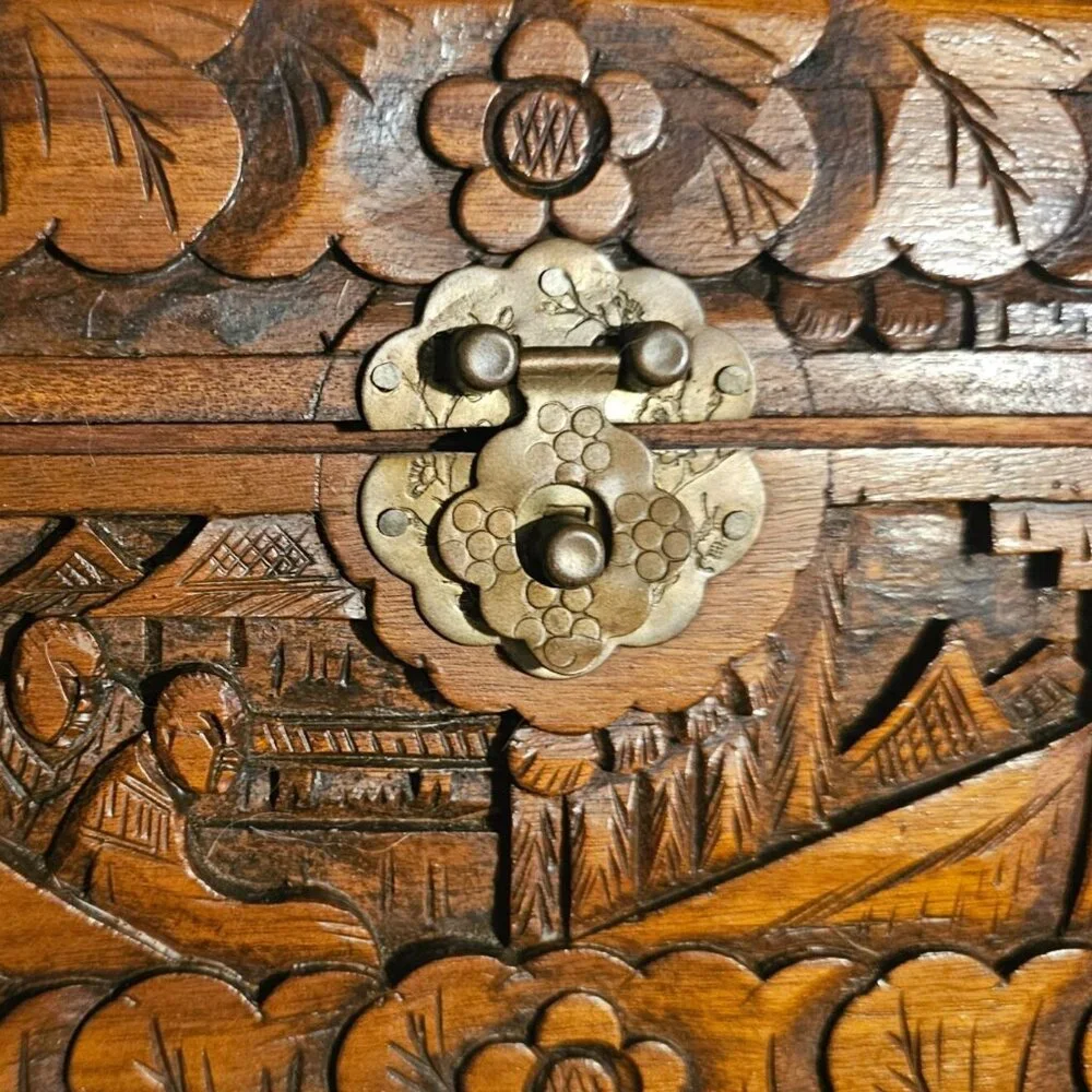 Vintage Intricate Carved Asian Decorative Dresser Jewelry Box Scenic Masculine